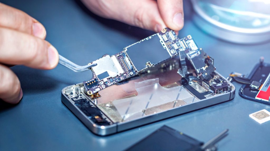 Smart Phone to a Mobile Repair Shop